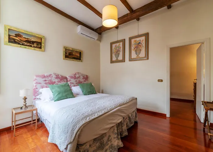 Clock Terrace House Apartment
